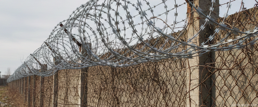 Крепление проволочного ограждения Крепление проволочного ограждения